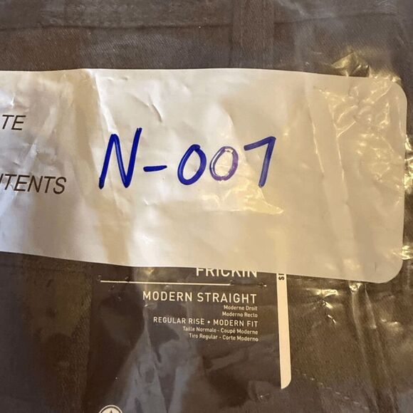 Volcom Men's Flat Front Frickin Modern Straight Chino Shorts Gray Size 28 NWT - Picture 6 of 8